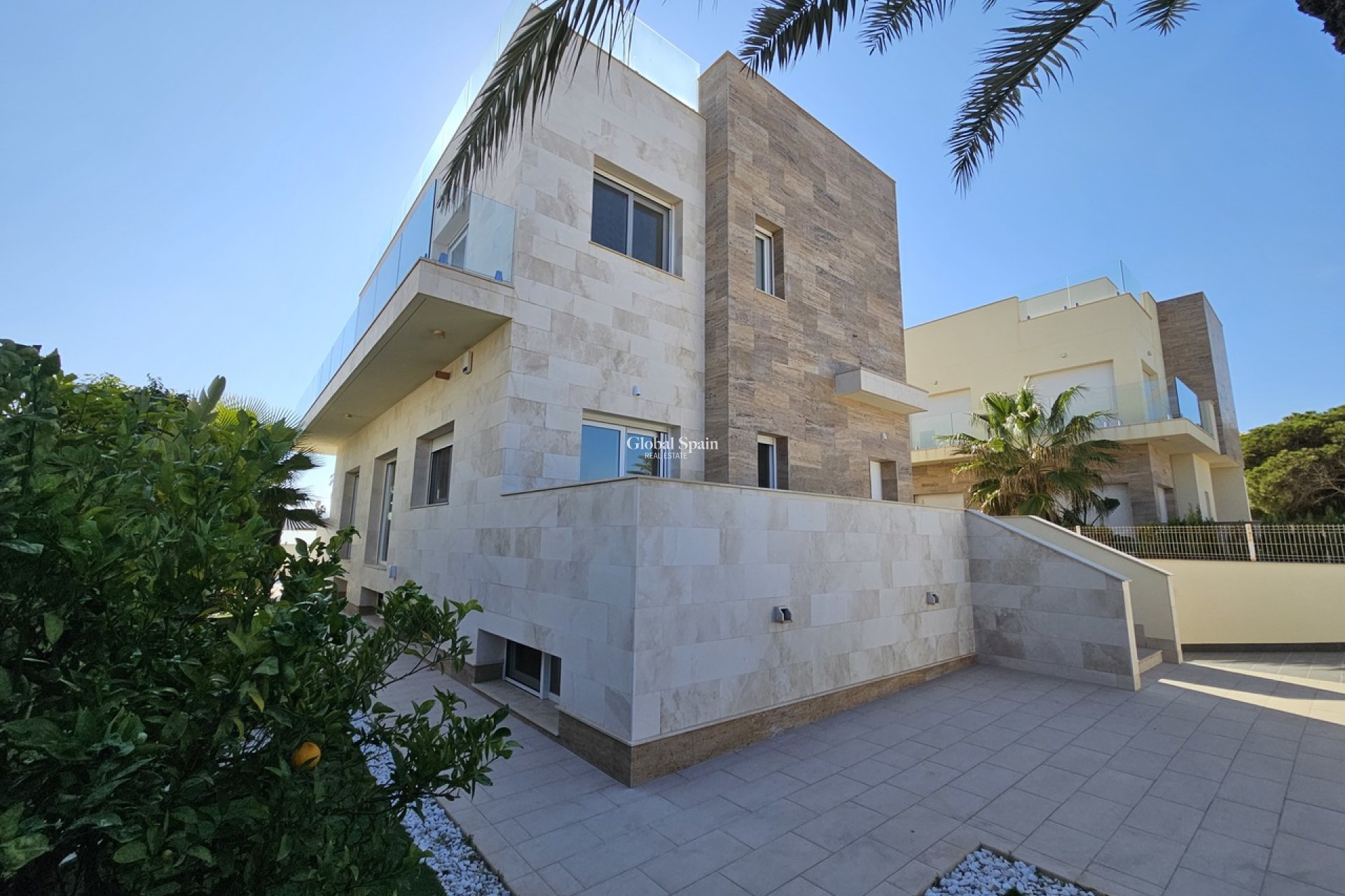 Wiederverkauf - VILLA -
LA ZENIA - Costa Blanca