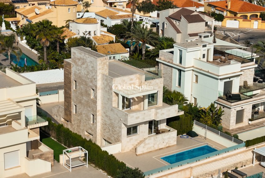 Wiederverkauf - VILLA -
LA ZENIA - Costa Blanca