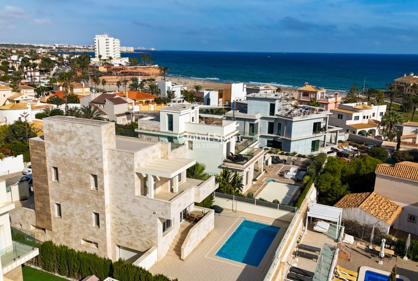 Wiederverkauf - VILLA -
LA ZENIA - Costa Blanca