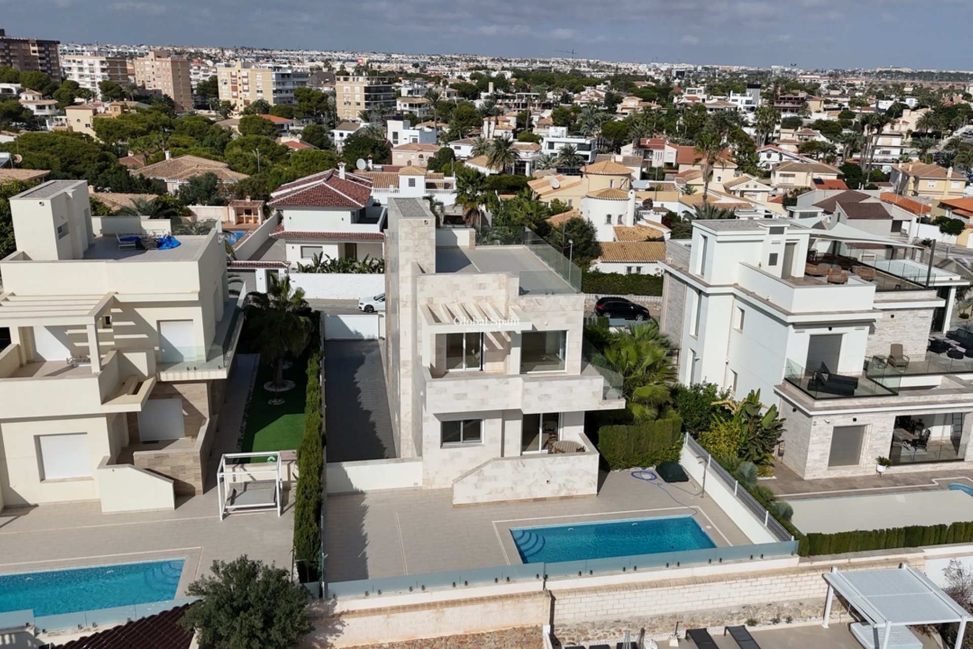 Wiederverkauf - VILLA -
LA ZENIA - Costa Blanca