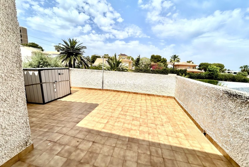 Wiederverkauf - VILLA -
LA ZENIA - Costa Blanca