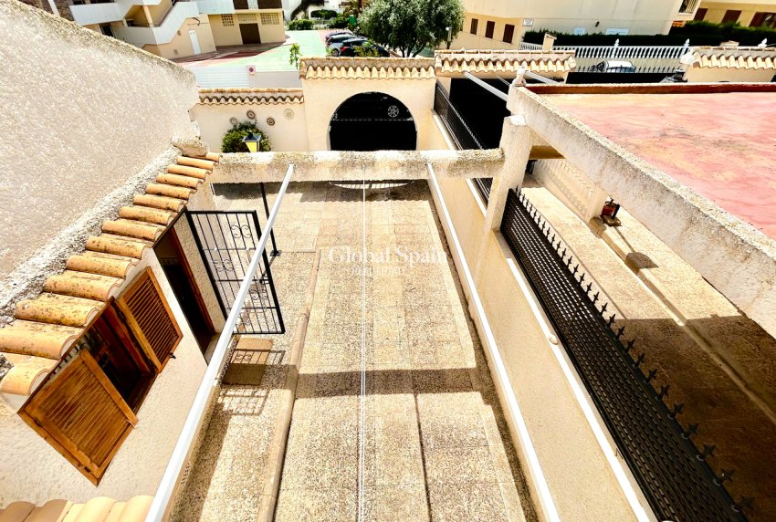 Wiederverkauf - VILLA -
LA ZENIA - Costa Blanca