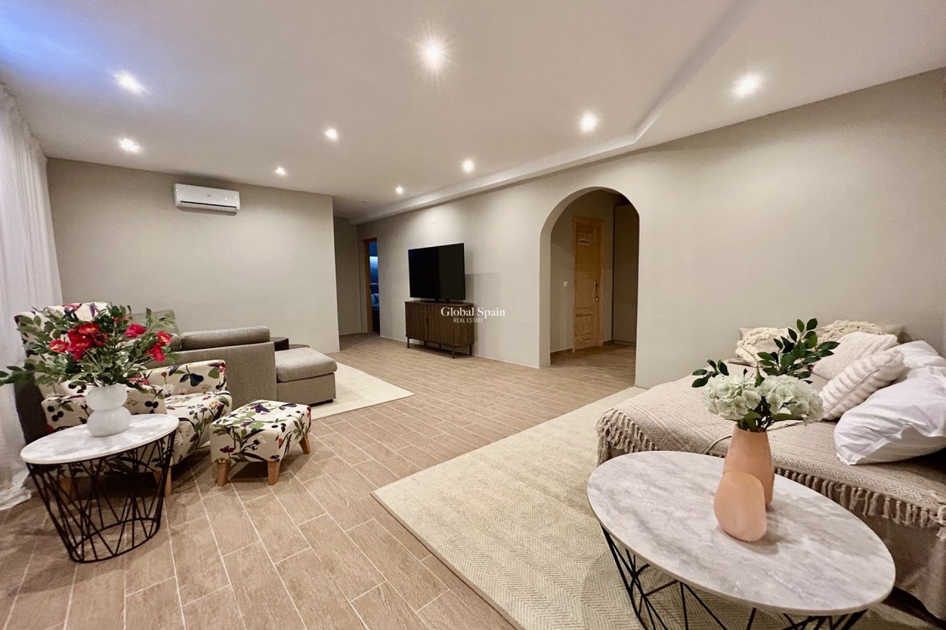 Wiederverkauf - VILLA -
LA ZENIA - Costa Blanca