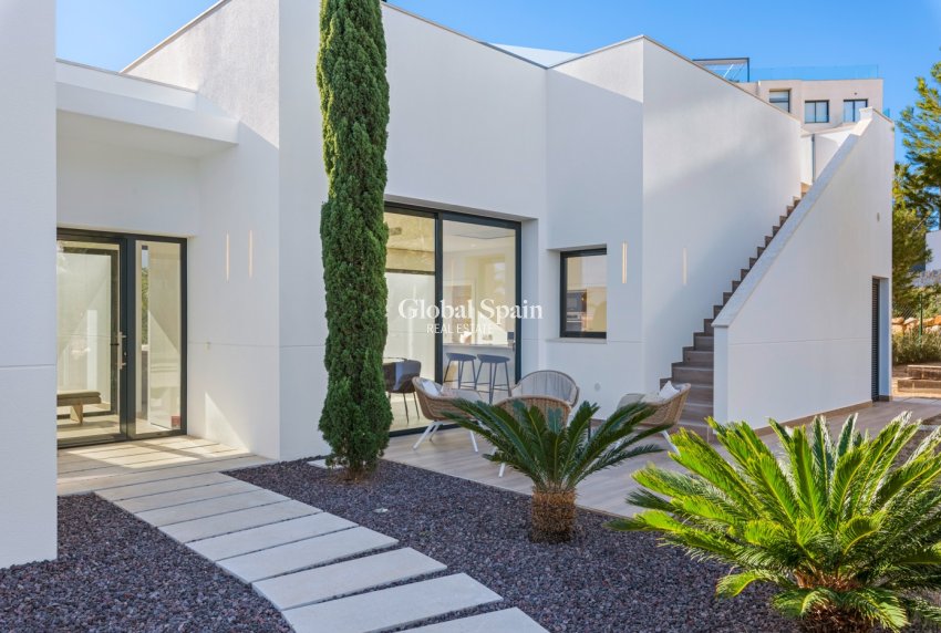 Wiederverkauf - VILLA -
LAS COLINAS GOLF RESORT - Costa Blanca