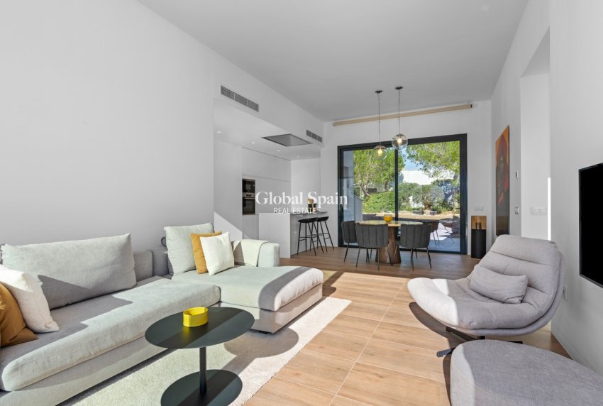 Wiederverkauf - VILLA -
LAS COLINAS GOLF RESORT - Costa Blanca