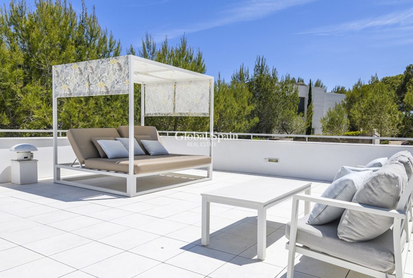 Wiederverkauf - VILLA -
LAS COLINAS GOLF RESORT - Costa Blanca