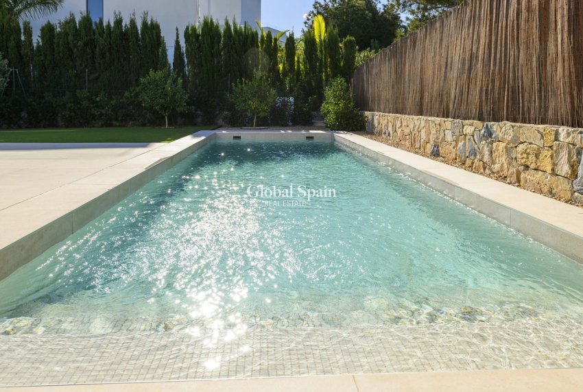 Wiederverkauf - VILLA -
LAS COLINAS GOLF RESORT - Costa Blanca