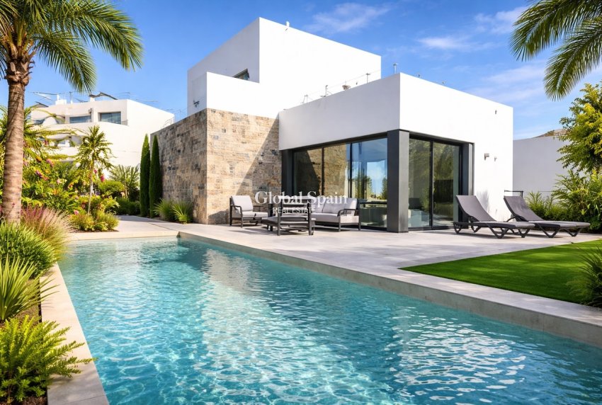 Wiederverkauf - VILLA -
LAS COLINAS GOLF RESORT - Costa Blanca