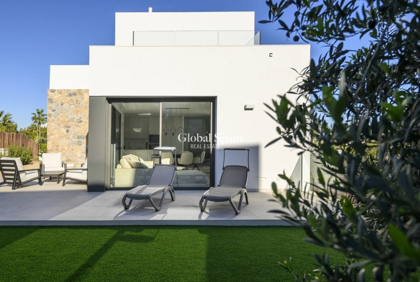 Wiederverkauf - VILLA -
LAS COLINAS GOLF RESORT - Costa Blanca