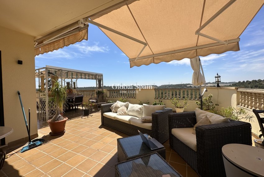 Wiederverkauf - VILLA -
LAS RAMBLAS GOLF - Inland