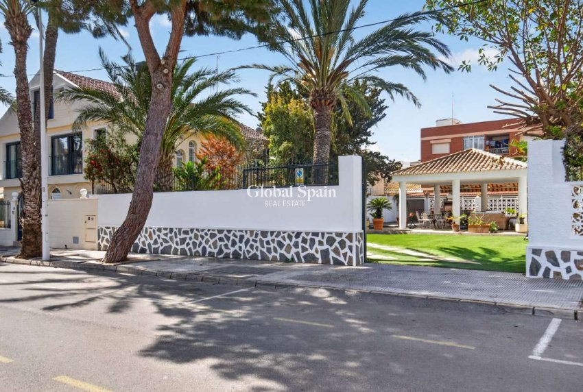 Wiederverkauf - VILLA -
LO PAGÁN - Costa Calida