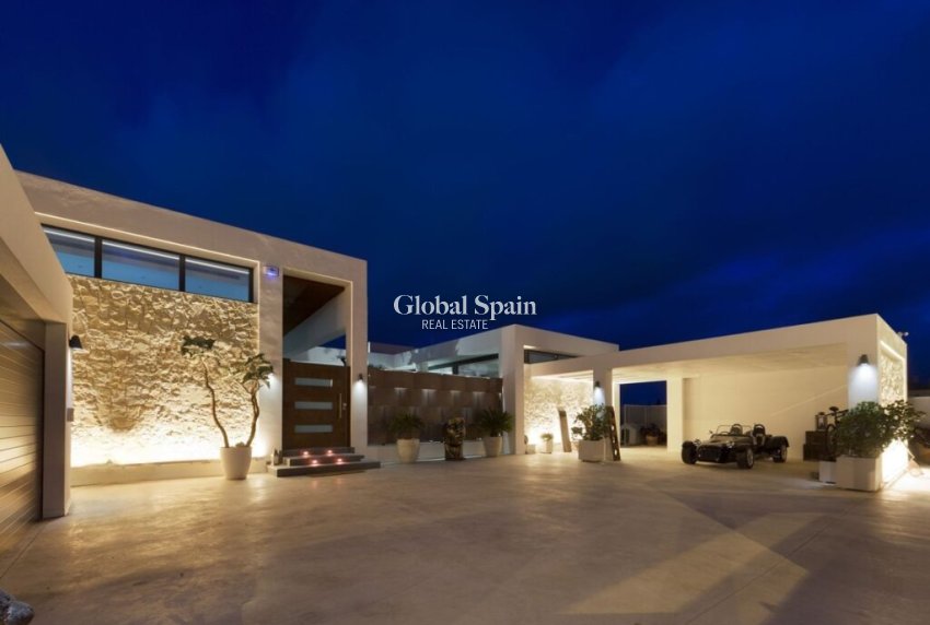 Wiederverkauf - VILLA -
LOS ALCÁZARES