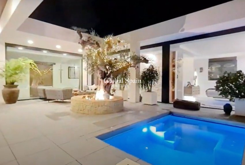 Wiederverkauf - VILLA -
LOS ALCÁZARES