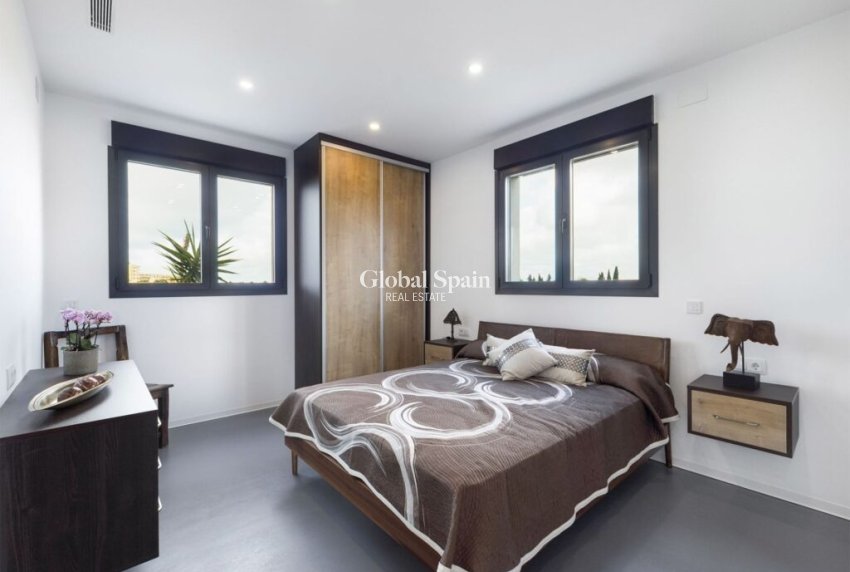 Wiederverkauf - VILLA -
LOS ALCÁZARES