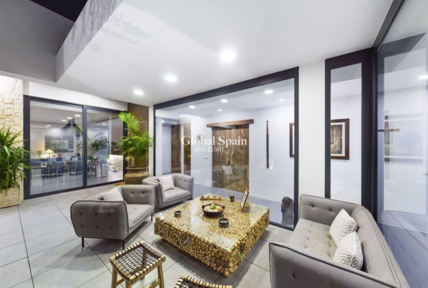 Wiederverkauf - VILLA -
LOS ALCÁZARES