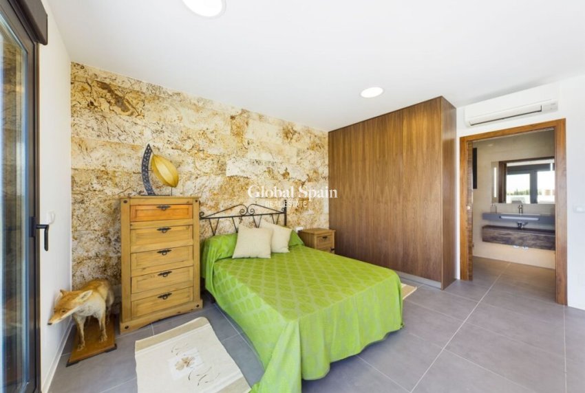 Wiederverkauf - VILLA -
LOS ALCÁZARES