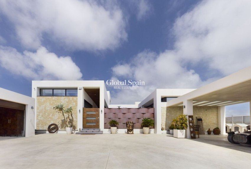 Wiederverkauf - VILLA -
LOS ALCÁZARES