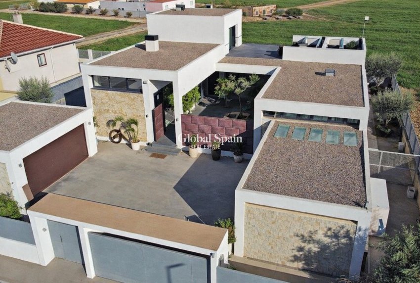 Wiederverkauf - VILLA -
LOS ALCÁZARES