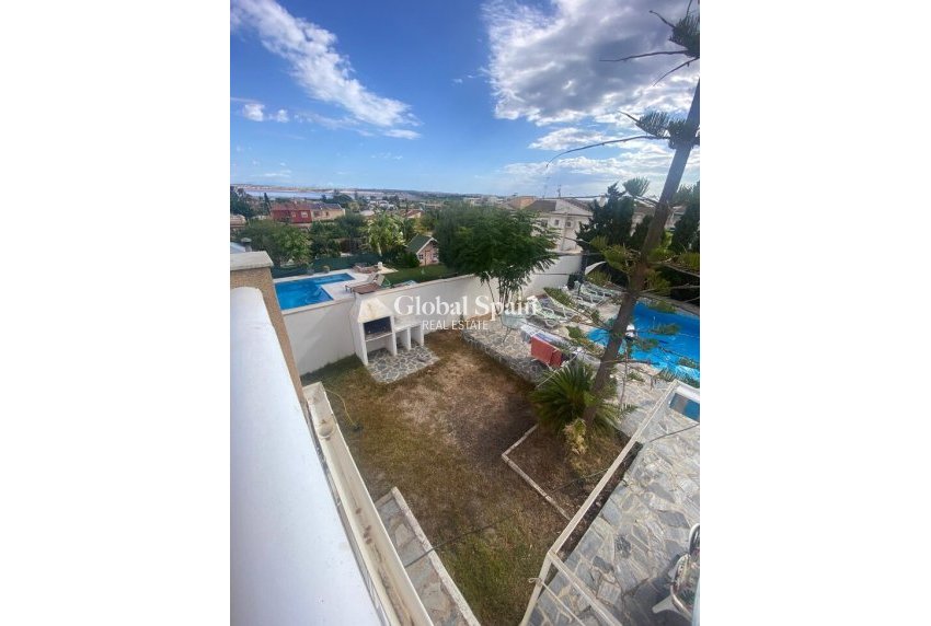 Wiederverkauf - VILLA -
LOS BALCONES - LOS ALTOS - Costa Blanca