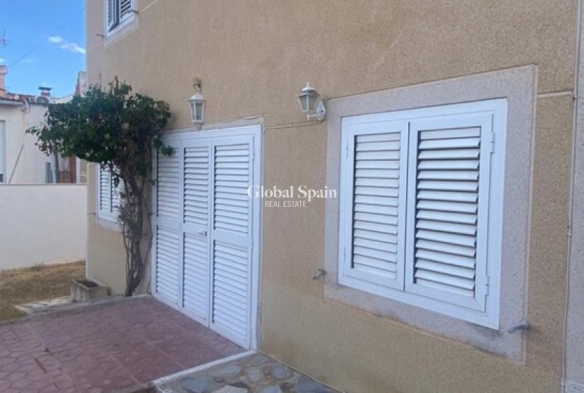 Wiederverkauf - VILLA -
LOS BALCONES - LOS ALTOS - Costa Blanca