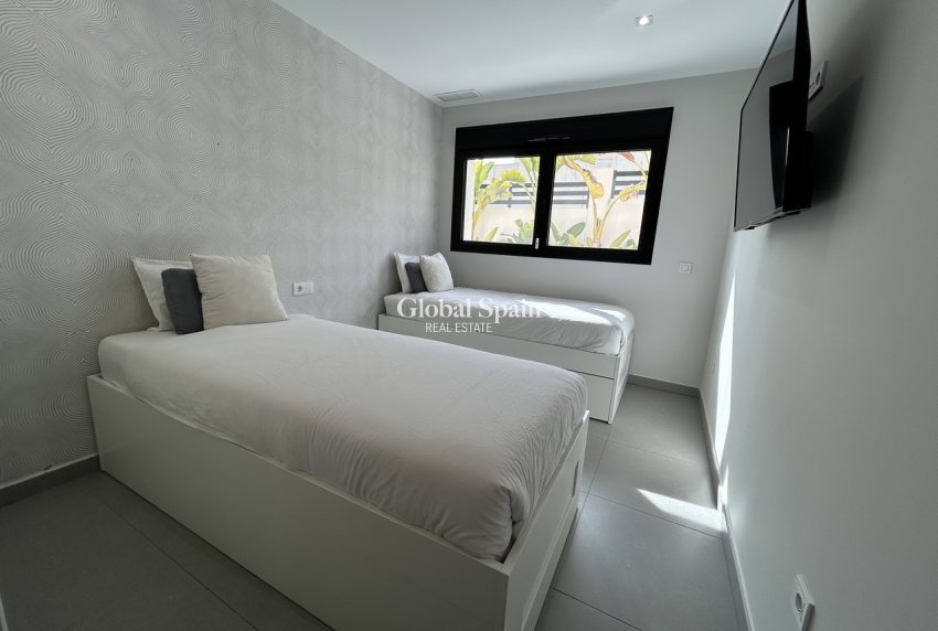 Wiederverkauf - VILLA -
LOS BALCONES - LOS ALTOS - Costa Blanca