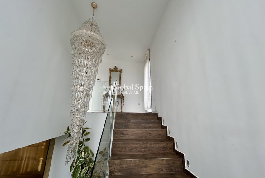 Wiederverkauf - VILLA -
LOS BALCONES - LOS ALTOS - Costa Blanca