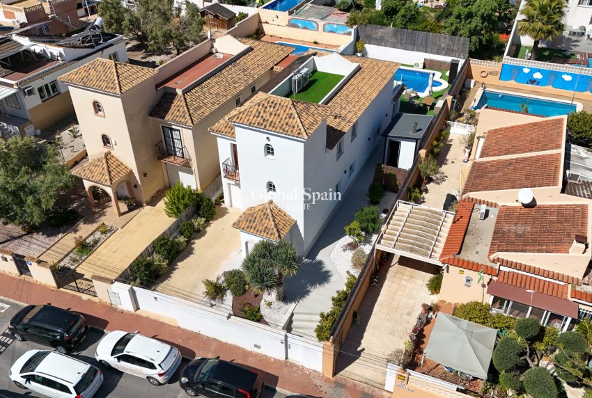 Wiederverkauf - VILLA -
LOS BALCONES - LOS ALTOS - Costa Blanca