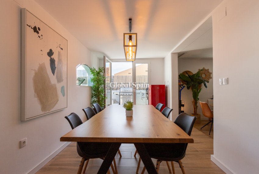 Wiederverkauf - VILLA -
LOS BALCONES - LOS ALTOS - Costa Blanca