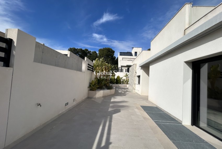 Wiederverkauf - VILLA -
LOS BALCONES - LOS ALTOS - Costa Blanca
