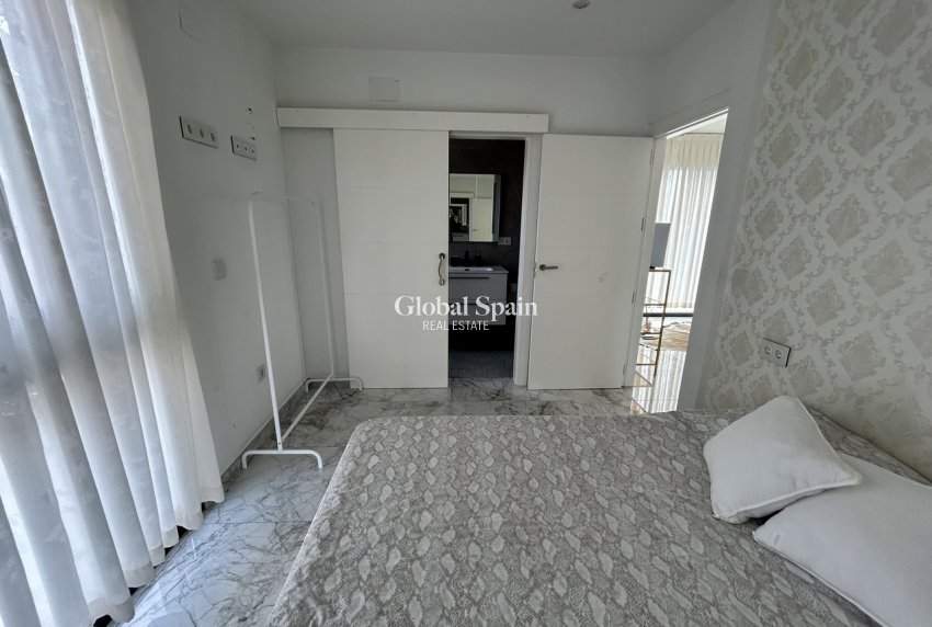 Wiederverkauf - VILLA -
LOS BALCONES - LOS ALTOS - Costa Blanca
