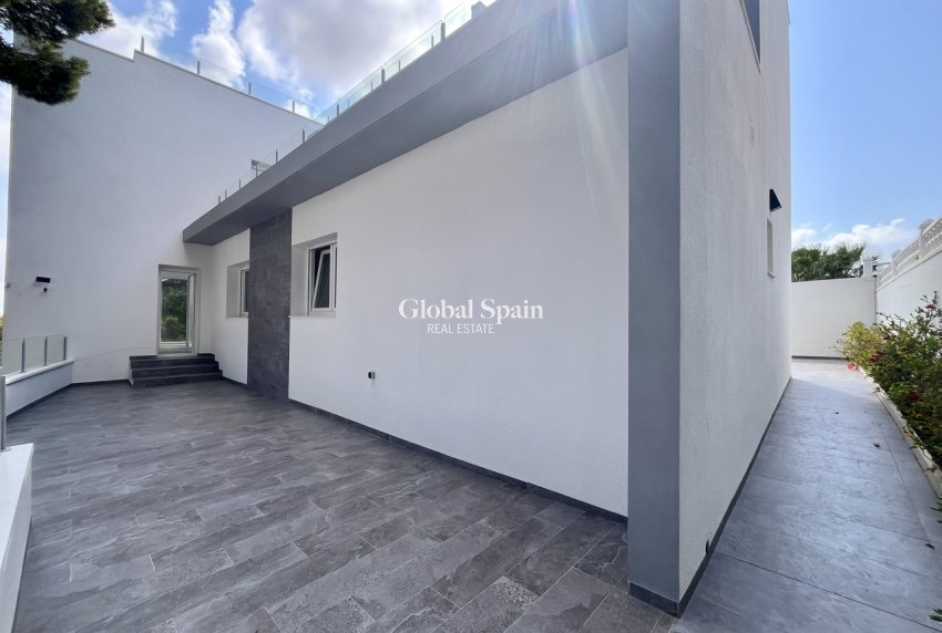 Wiederverkauf - VILLA -
LOS BALCONES - LOS ALTOS - Costa Blanca