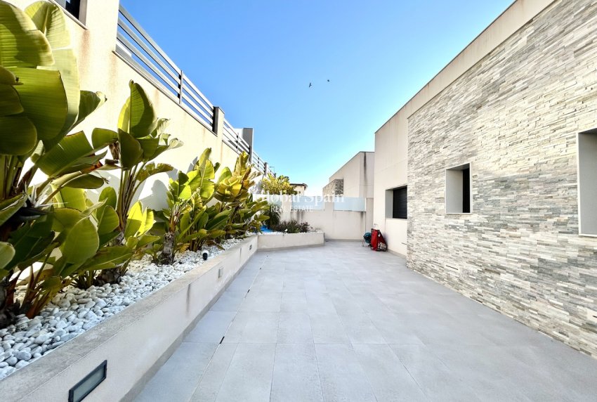 Wiederverkauf - VILLA -
LOS BALCONES - LOS ALTOS - Costa Blanca