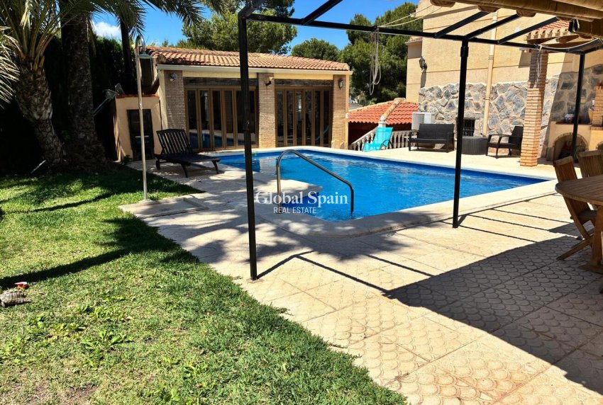 Wiederverkauf - VILLA -
LOS BALCONES - LOS ALTOS - Costa Blanca