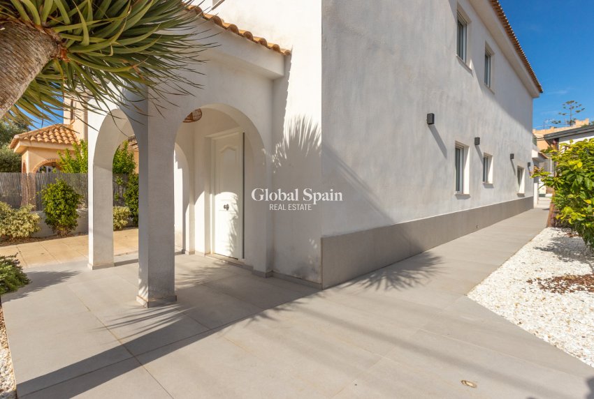 Wiederverkauf - VILLA -
LOS BALCONES - LOS ALTOS - Costa Blanca