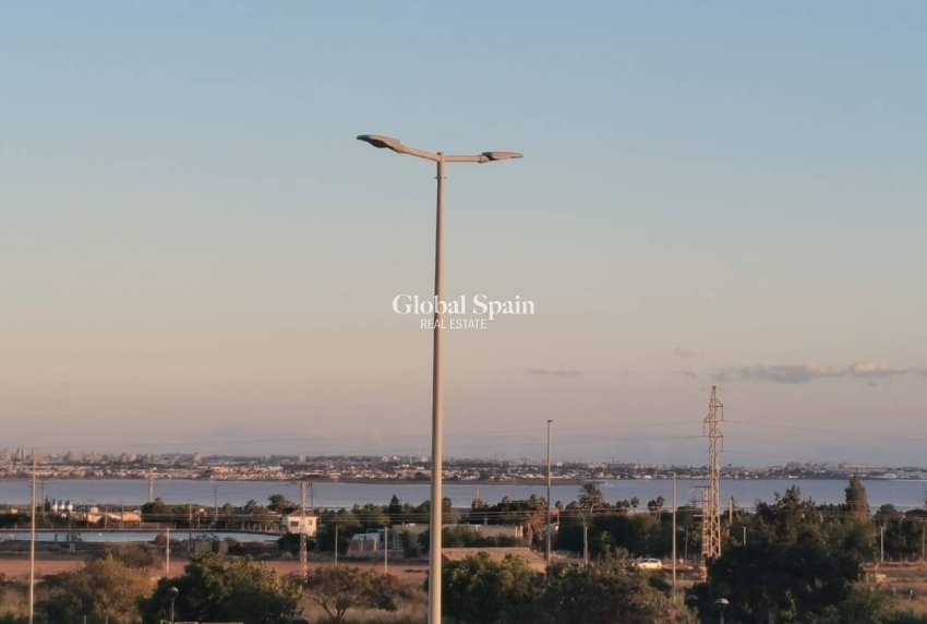 Wiederverkauf - VILLA -
LOS MONTESINOS - Costa Blanca