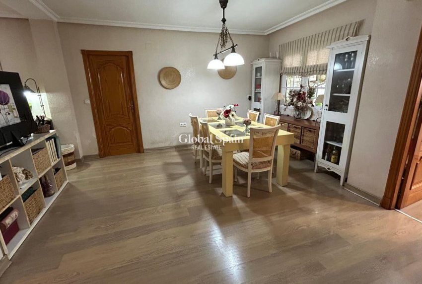 Wiederverkauf - VILLA -
LOS MONTESINOS - Costa Blanca