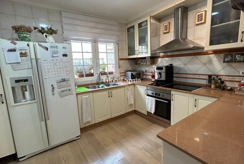 Wiederverkauf - VILLA -
LOS MONTESINOS - Costa Blanca