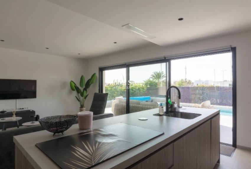 Wiederverkauf - VILLA -
LOS MONTESINOS - Costa Blanca