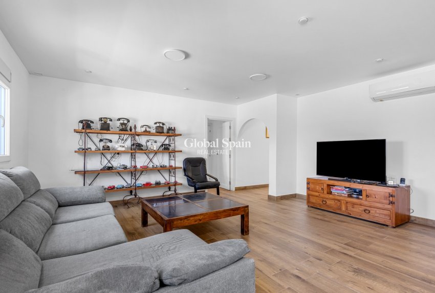 Wiederverkauf - VILLA -
LOS MONTESINOS - Costa Blanca