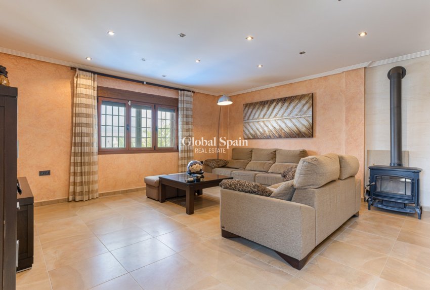 Wiederverkauf - VILLA -
LOS MONTESINOS - Costa Blanca