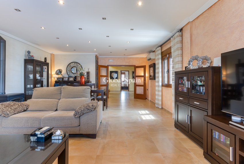 Wiederverkauf - VILLA -
LOS MONTESINOS - Costa Blanca
