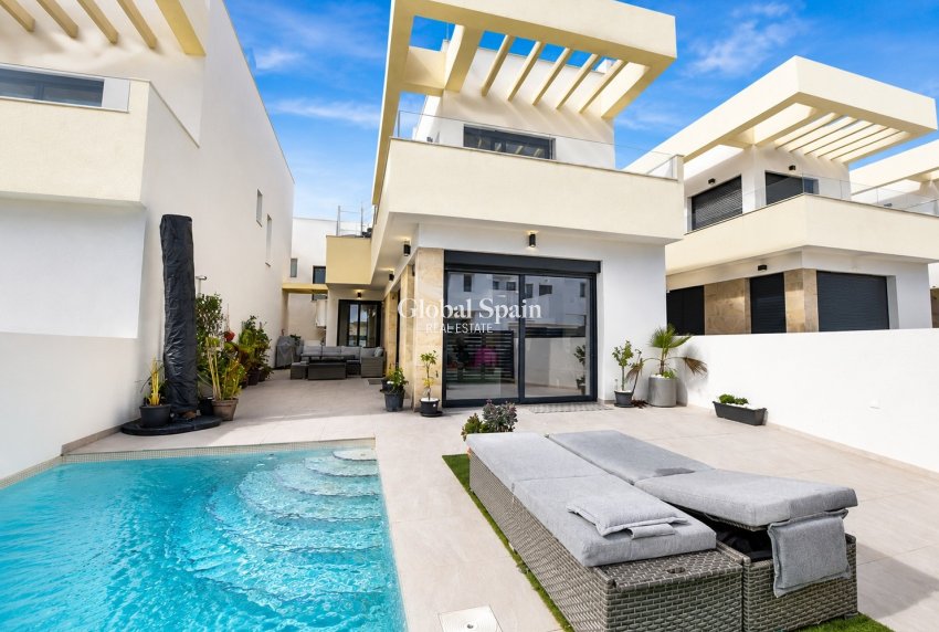 Wiederverkauf - VILLA -
LOS MONTESINOS - Costa Blanca