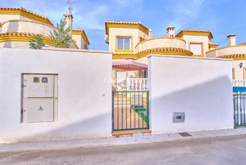 Wiederverkauf - VILLA -
LOS MONTESINOS - Costa Blanca