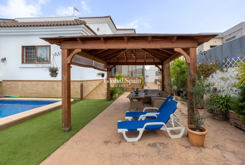 Wiederverkauf - VILLA -
LOS MONTESINOS - Costa Blanca