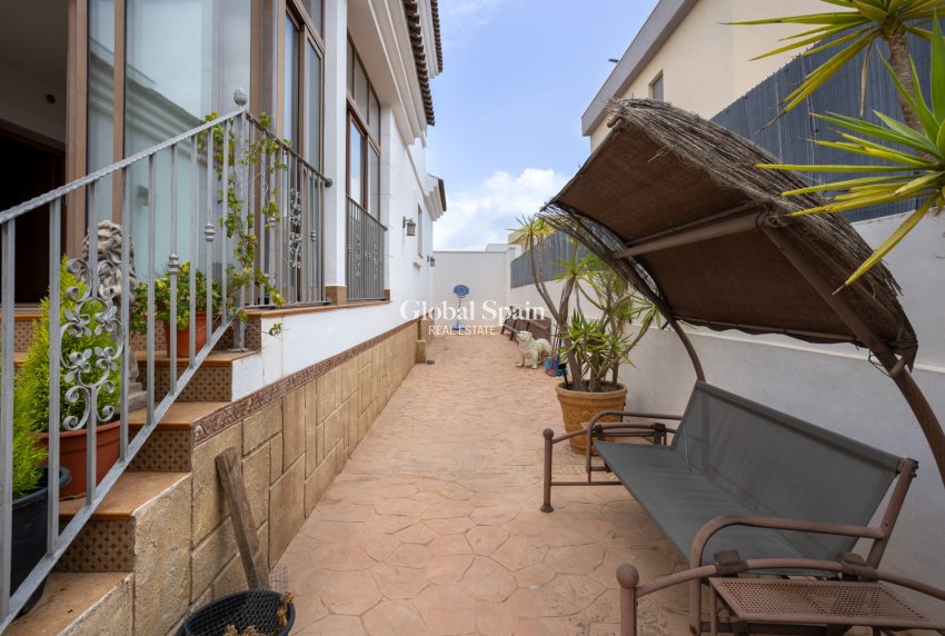 Wiederverkauf - VILLA -
LOS MONTESINOS - Costa Blanca
