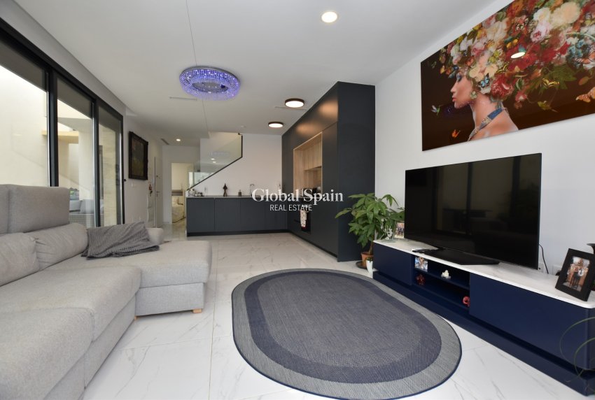 Wiederverkauf - VILLA -
LOS MONTESINOS - Costa Blanca