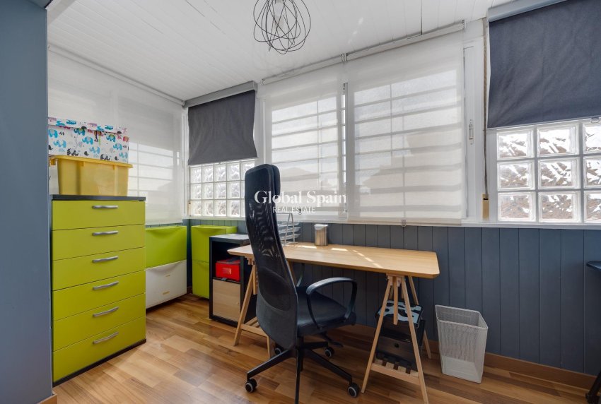 Wiederverkauf - VILLA -
LOS MONTESINOS - La Herrada