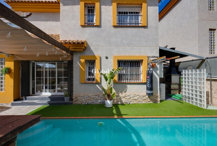 Wiederverkauf - VILLA -
LOS MONTESINOS - La Herrada