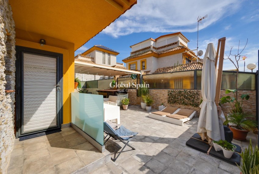 Wiederverkauf - VILLA -
LOS MONTESINOS - La Herrada
