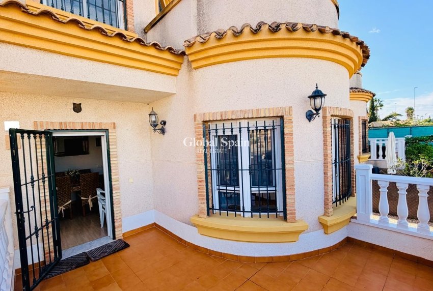 Wiederverkauf - VILLA -
LOS MONTESINOS - La Herrada